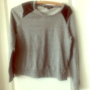 Forever 21 Grey Sweatshirt w/ Shoulder Detail sz S